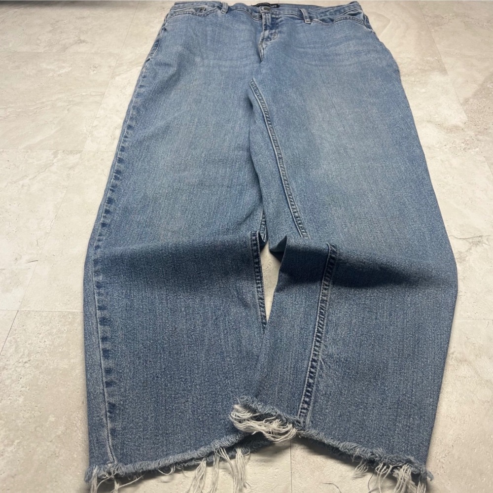 Calvin Klein Jeans Wide Leg Taper Light Wash Women 12/31 Raw Hem Relaxed Denim
